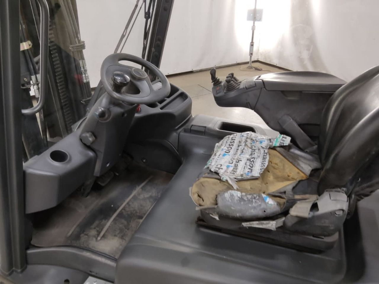 Linde E30L-01 - Forklift listrik: gambar 3 Linde E30L-01 - Forklift listrik: gambar 3