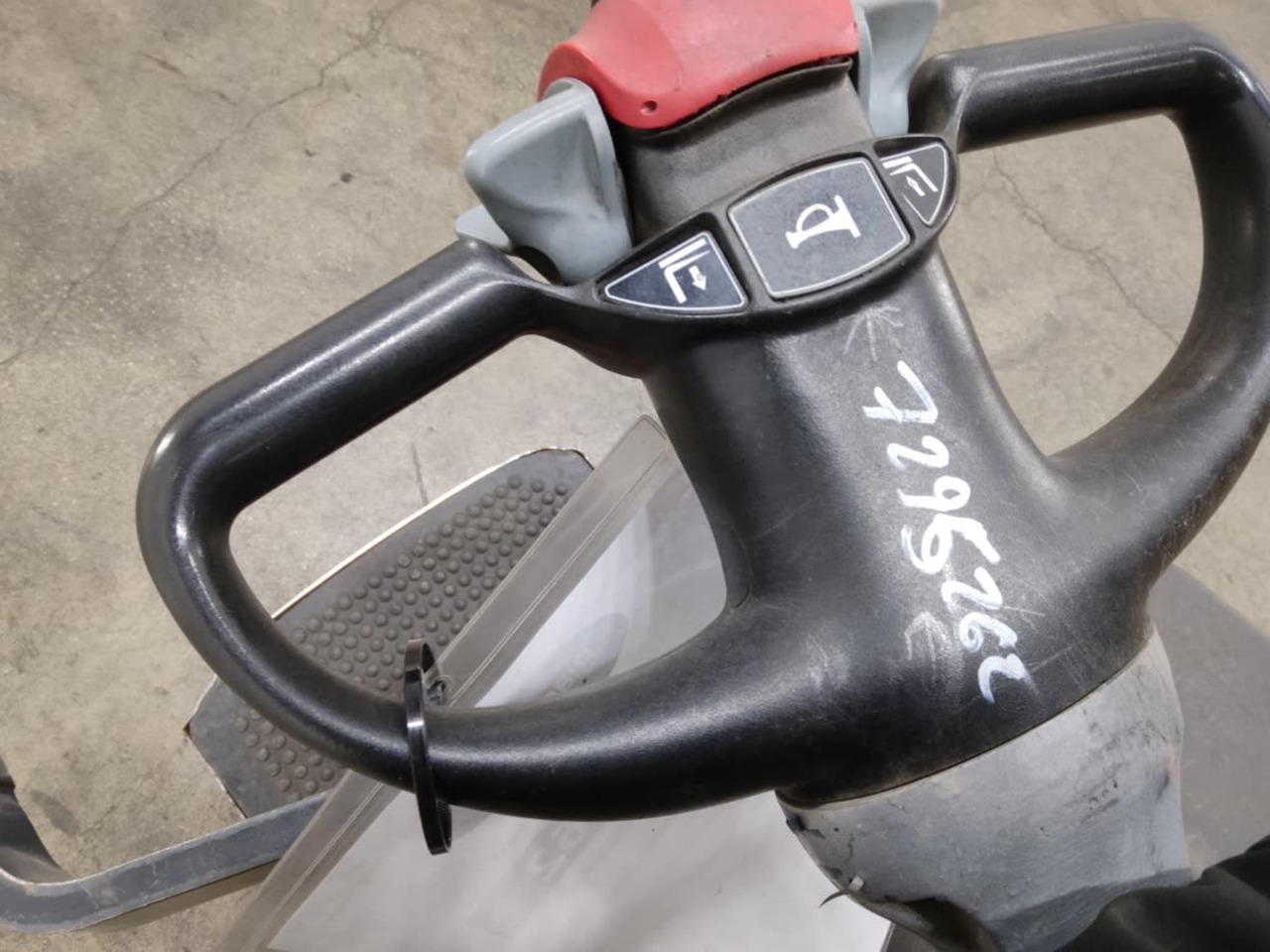 STILL ECU-SF20 - Truk pallet: gambar 4 STILL ECU-SF20 - Truk pallet: gambar 4