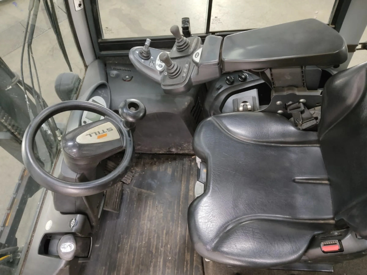 STILL RX70-40 - Forklift diesel: gambar 4 STILL RX70-40 - Forklift diesel: gambar 4