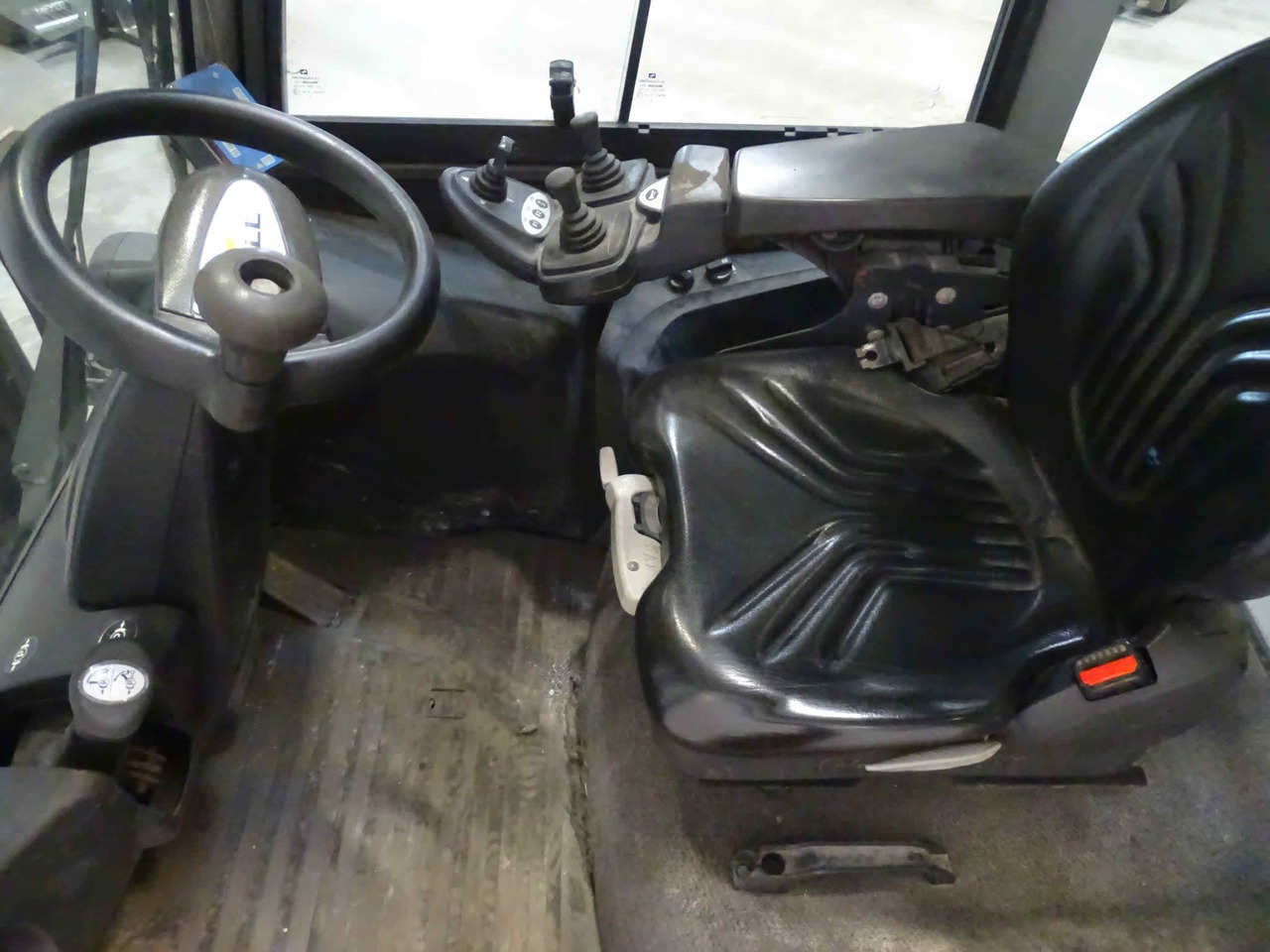 STILL RX70-40 - Forklift diesel: gambar 4 STILL RX70-40 - Forklift diesel: gambar 4