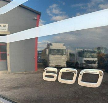 Volvo FH16-600. Euro 5 - Truk flatbed: gambar 3 Volvo FH16-600. Euro 5 - Truk flatbed: gambar 3