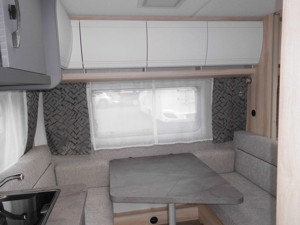 Hobby De Luxe 400 SFe 1500kg., Fahrradträger - Karavan: gambar 5 Hobby De Luxe 400 SFe 1500kg., Fahrradträger - Karavan: gambar 5