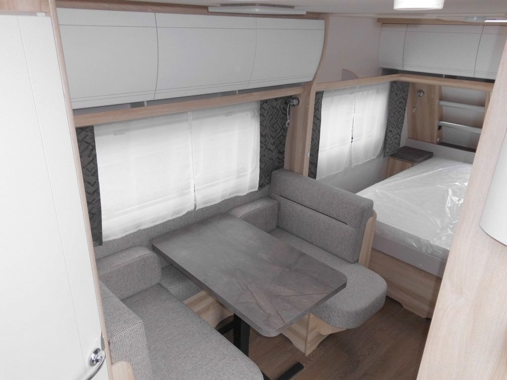 Hobby De Luxe 460 SFf 2025 AUTARK FBH 1500kg. +++ Hobby De Luxe 460 SFf mit Extras, Lagerabverkauf - Karavan: gambar 5 Hobby De Luxe 460 SFf 2025 AUTARK FBH 1500kg. +++ Hobby De Luxe 460 SFf mit Extras, Lagerabverkauf - Karavan: gambar 5