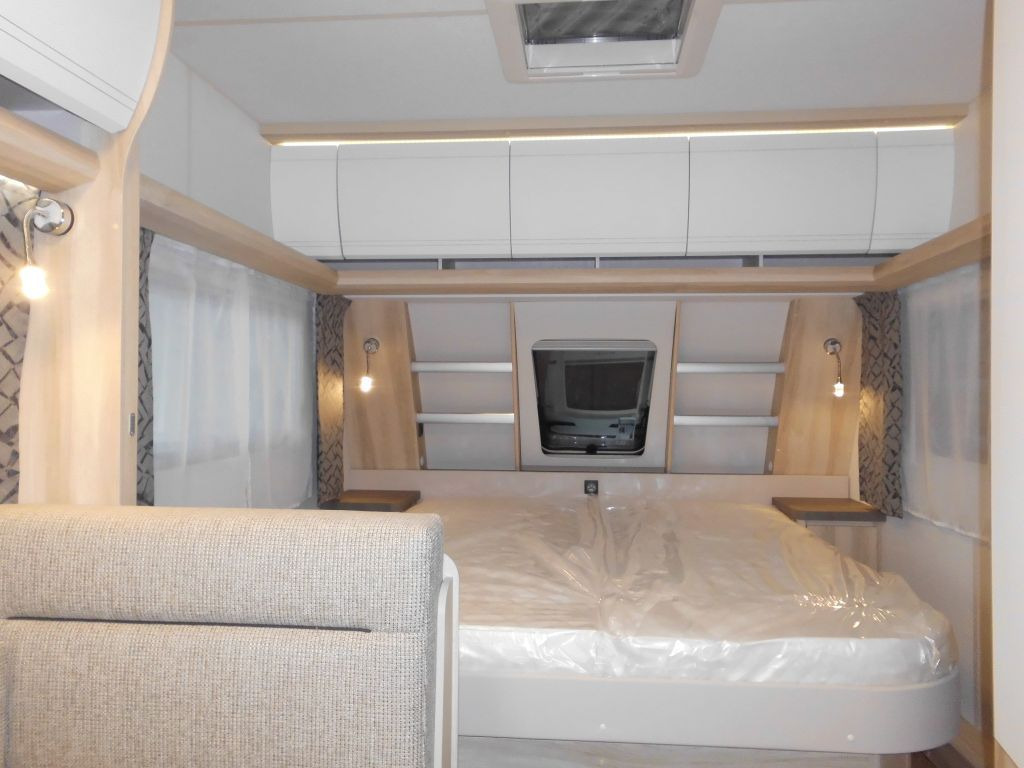 Hobby De Luxe 460 SFf 2025 AUTARK FBH 1500kg. +++ Hobby De Luxe 460 SFf mit Extras, Lagerabverkauf - Karavan: gambar 1 Hobby De Luxe 460 SFf 2025 AUTARK FBH 1500kg. +++ Hobby De Luxe 460 SFf mit Extras, Lagerabverkauf - Karavan: gambar 1