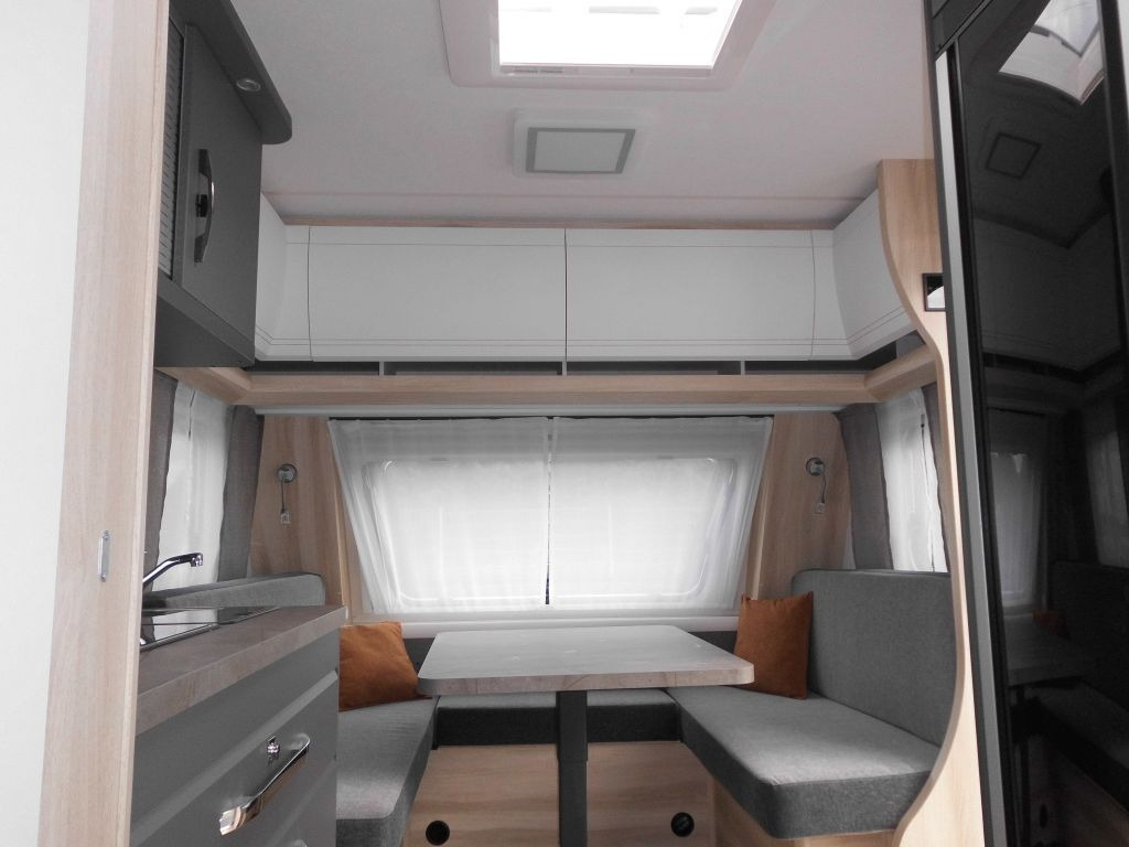Hobby De Luxe 495 WFB 2026 AUTARK Ambiente 1800kg.++ - Karavan: gambar 4 Hobby De Luxe 495 WFB 2026 AUTARK Ambiente 1800kg.++ - Karavan: gambar 4