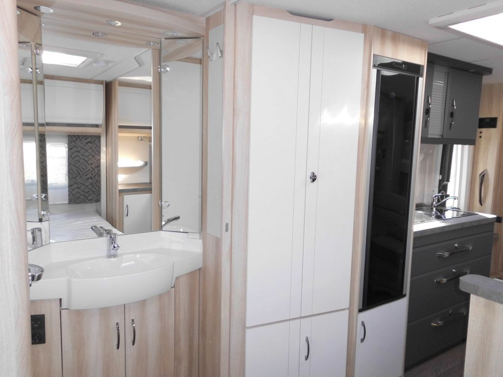 Karavan Hobby De Luxe 560 KMFe %Lagerabverkauf%: gambar 12
