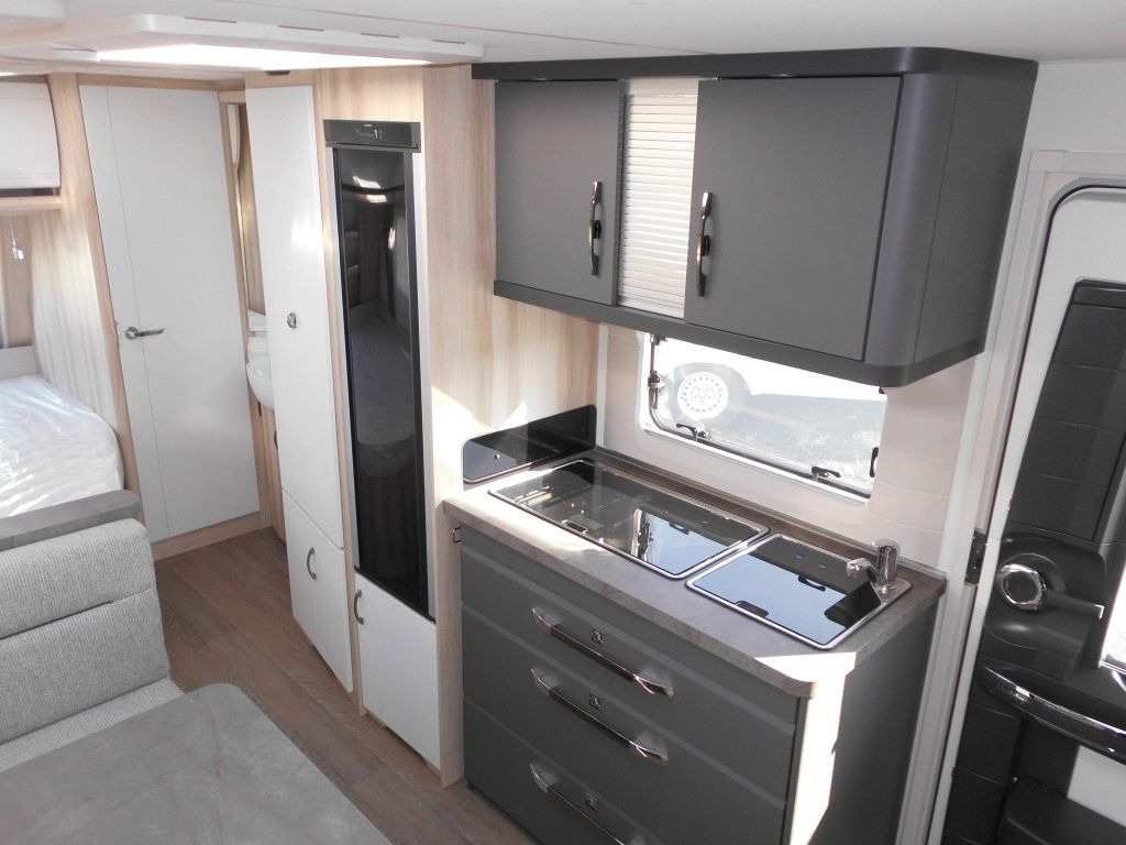 Karavan Hobby De Luxe 560 KMFe %Lagerabverkauf%: gambar 7