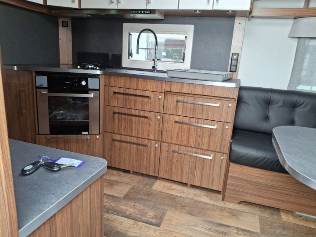 Polar 730 QA 30% RABATT LUXUS KLIMA AKTION - Karavan: gambar 5 Polar 730 QA 30% RABATT LUXUS KLIMA AKTION - Karavan: gambar 5