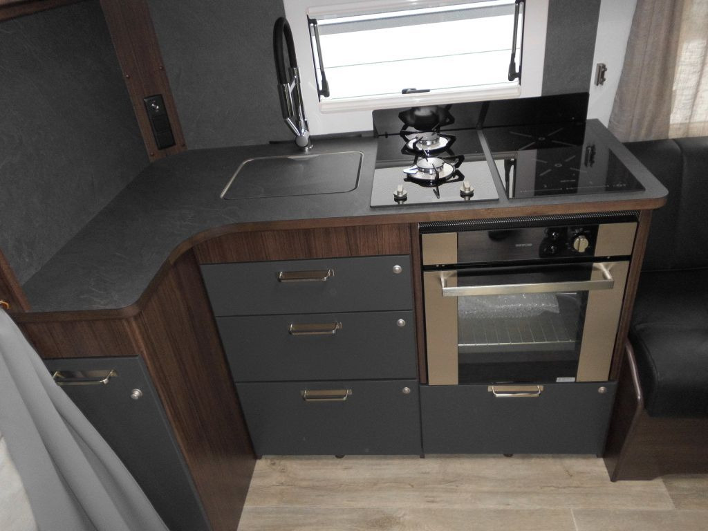 Karavan Polar Blackline 590 BFW -15% *TOP-ANGEBOT* LEDER ALDE: gambar 7 Karavan Polar Blackline 590 BFW -15% *TOP-ANGEBOT* LEDER ALDE: gambar 7