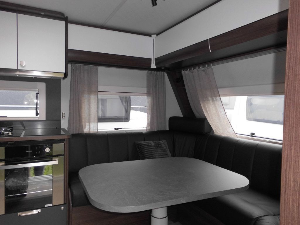 Polar Blackline 590 BFW -15% *TOP-ANGEBOT* LEDER ALDE - Karavan: gambar 4 Polar Blackline 590 BFW -15% *TOP-ANGEBOT* LEDER ALDE - Karavan: gambar 4