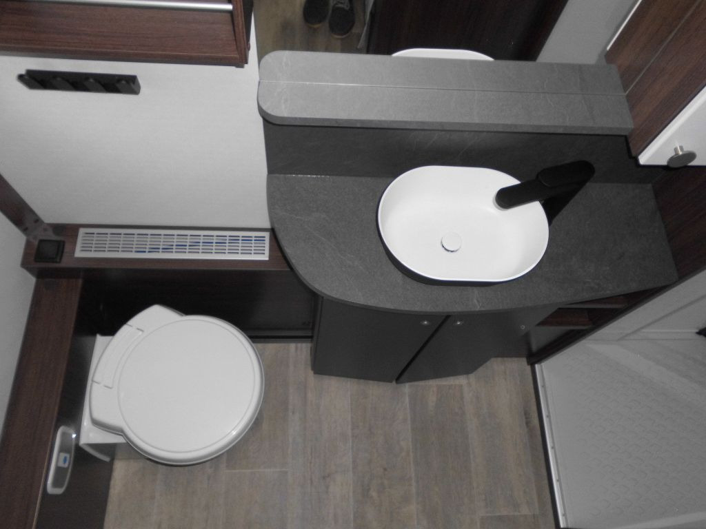 Karavan Polar Blackline 590 BFW -15% *TOP-ANGEBOT* LEDER ALDE: gambar 15 Karavan Polar Blackline 590 BFW -15% *TOP-ANGEBOT* LEDER ALDE: gambar 15