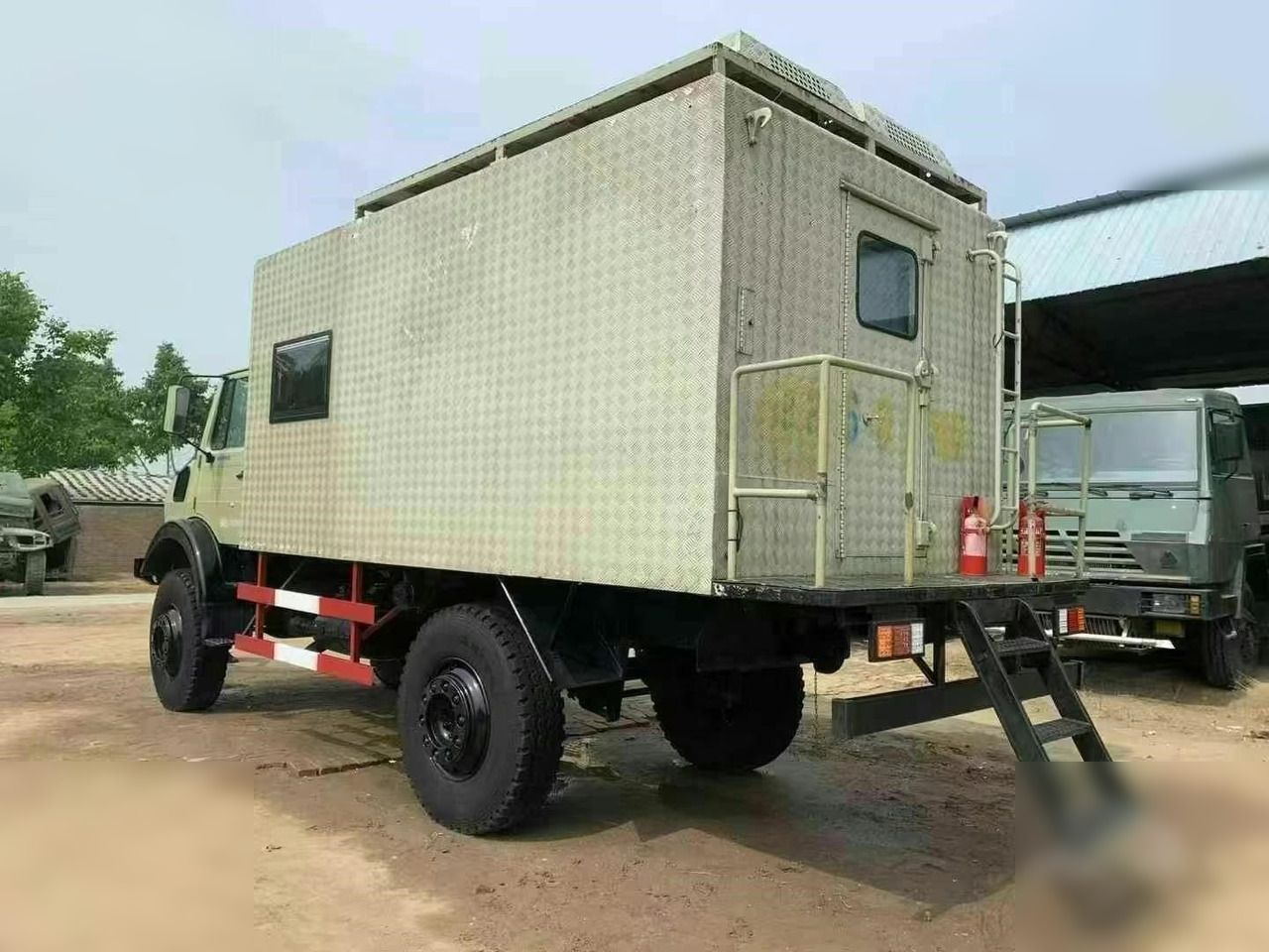 1995 MERCEDES-BENZ UNIMOG 2150 - Truk sasis: gambar 4 1995 MERCEDES-BENZ UNIMOG 2150 - Truk sasis: gambar 4
