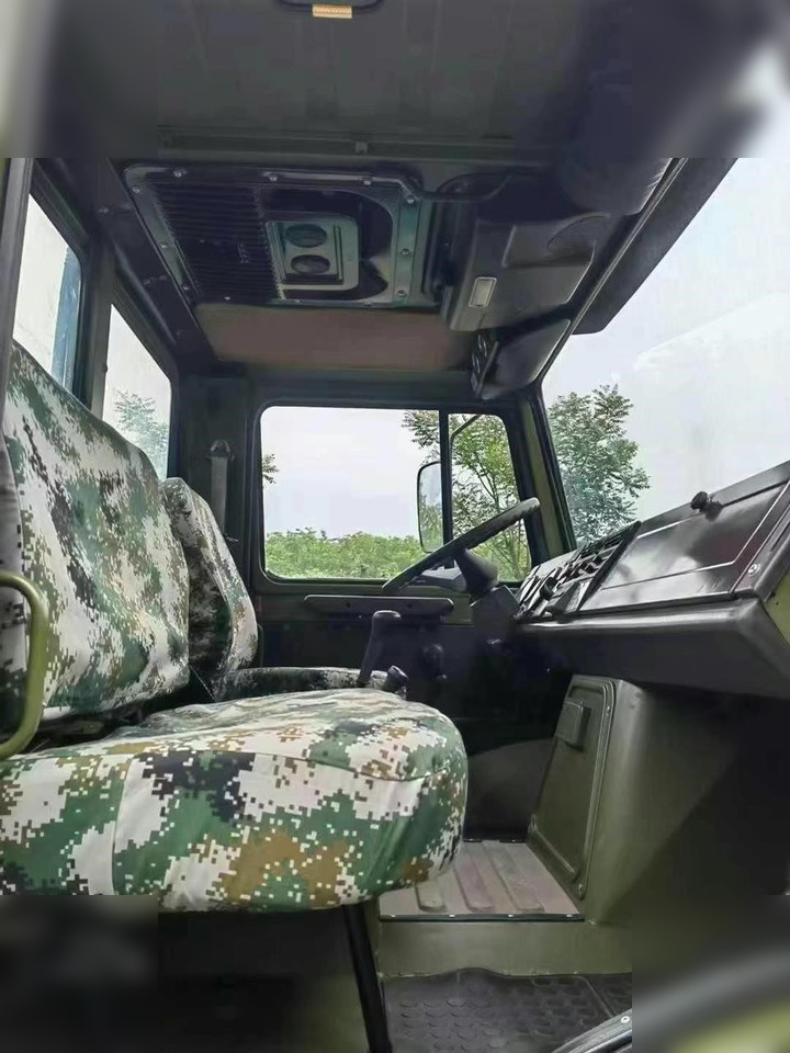 1995 MERCEDES-BENZ UNIMOG 2150 - Truk sasis: gambar 4 1995 MERCEDES-BENZ UNIMOG 2150 - Truk sasis: gambar 4