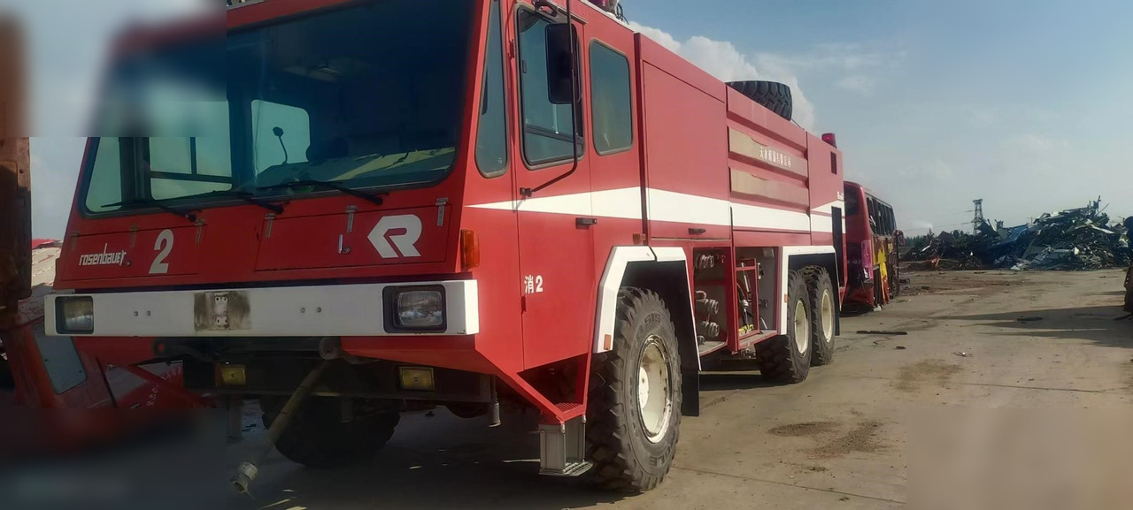 1995 ROSENBAUER FOX - Truk pemadam kebakaran: gambar 1 1995 ROSENBAUER FOX - Truk pemadam kebakaran: gambar 1