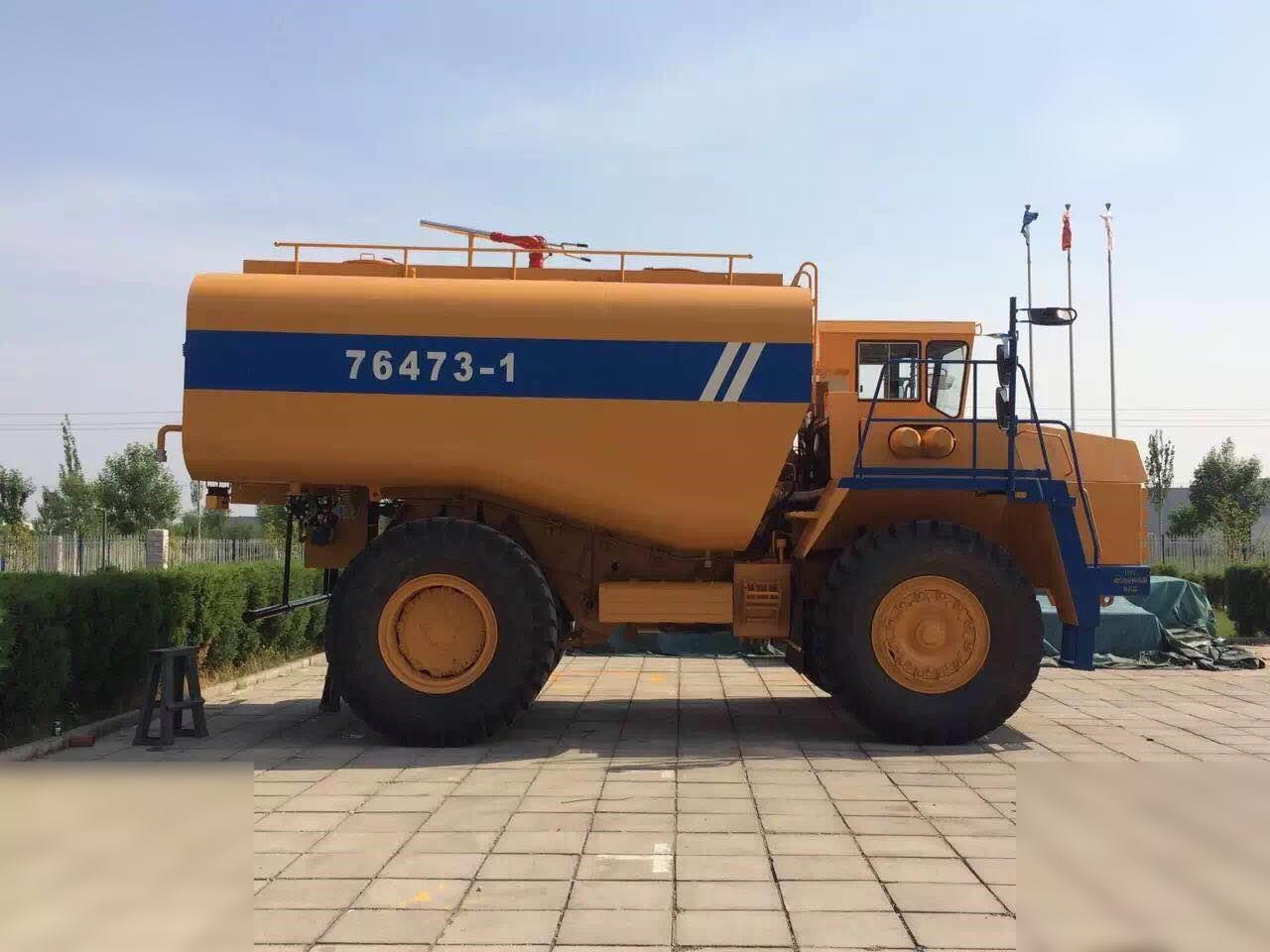 2000 BELAZ 75473 - Truk batu/ Dumper iebes: gambar 1 2000 BELAZ 75473 - Truk batu/ Dumper iebes: gambar 1