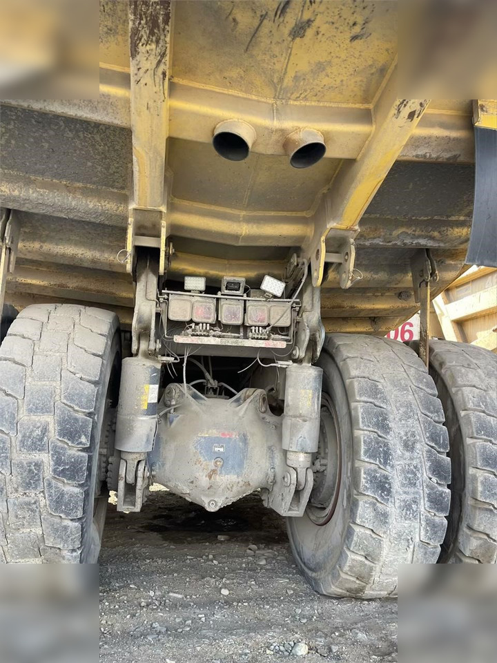 2011 KOMATSU HD465-7 - Truk batu/ Dumper iebes: gambar 3 2011 KOMATSU HD465-7 - Truk batu/ Dumper iebes: gambar 3