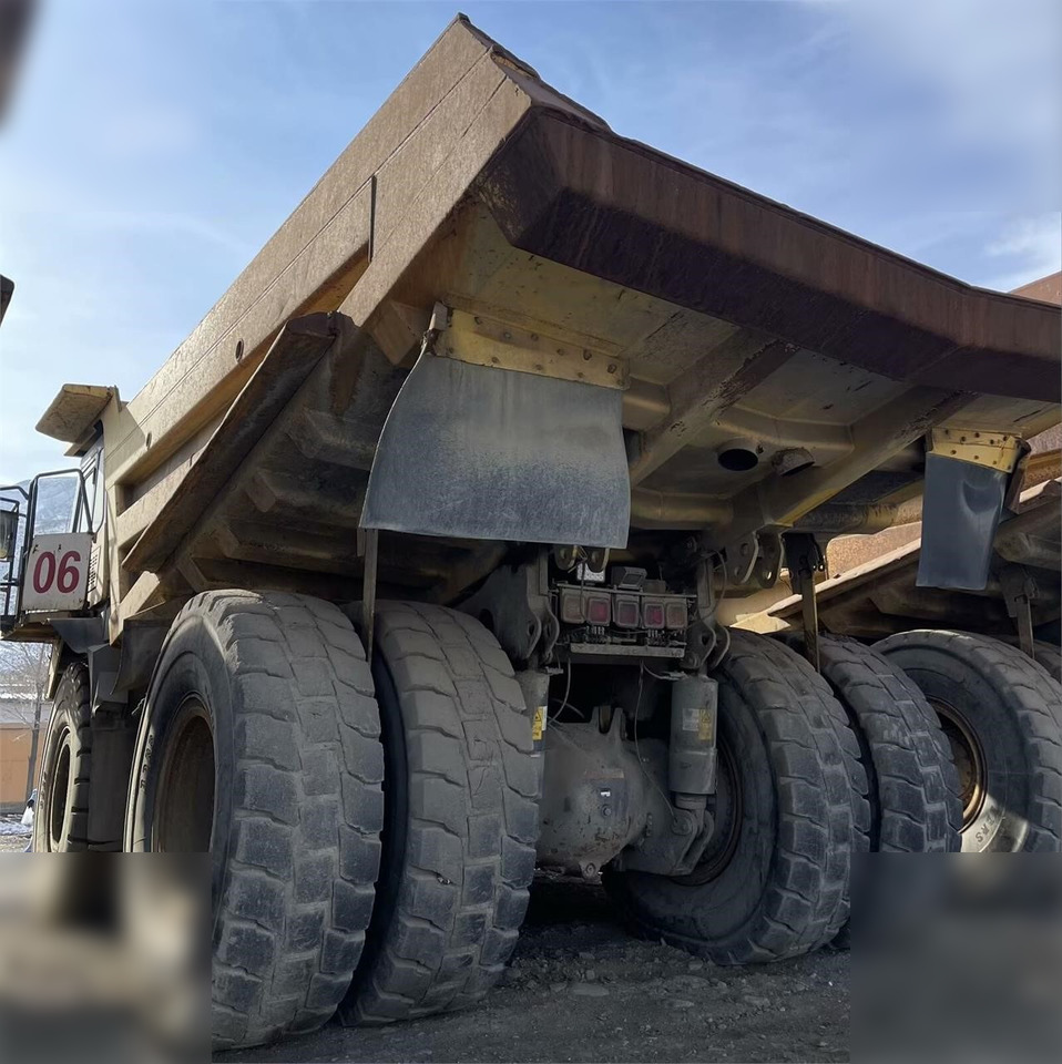 2011 KOMATSU HD465-7 - Truk batu/ Dumper iebes: gambar 3 2011 KOMATSU HD465-7 - Truk batu/ Dumper iebes: gambar 3