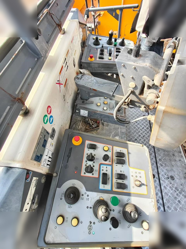 2012 WIRTGEN W210 - Mesin penggilingan jalan: gambar 4 2012 WIRTGEN W210 - Mesin penggilingan jalan: gambar 4