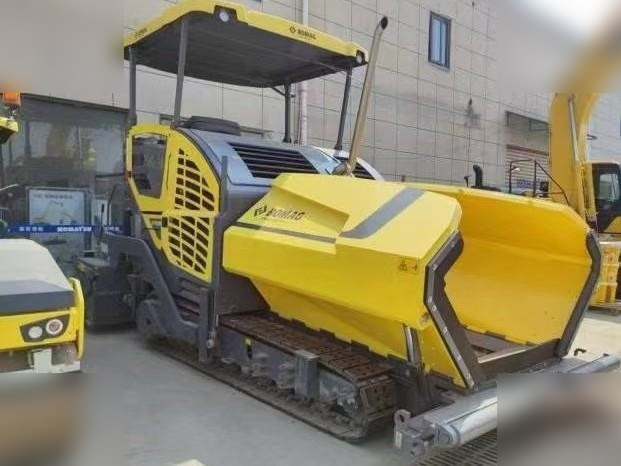 2021 BOMAG BF880C - Paver aspal: gambar 2 2021 BOMAG BF880C - Paver aspal: gambar 2