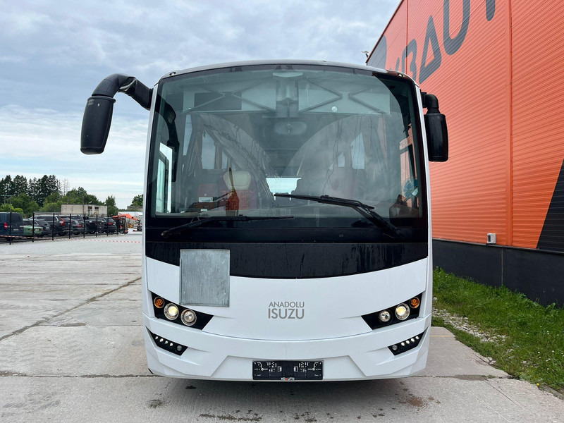 Isuzu Visigo 4x2 EURO 6 / 41 SEATS / AC - Bus pariwisata: gambar 2 Isuzu Visigo 4x2 EURO 6 / 41 SEATS / AC - Bus pariwisata: gambar 2