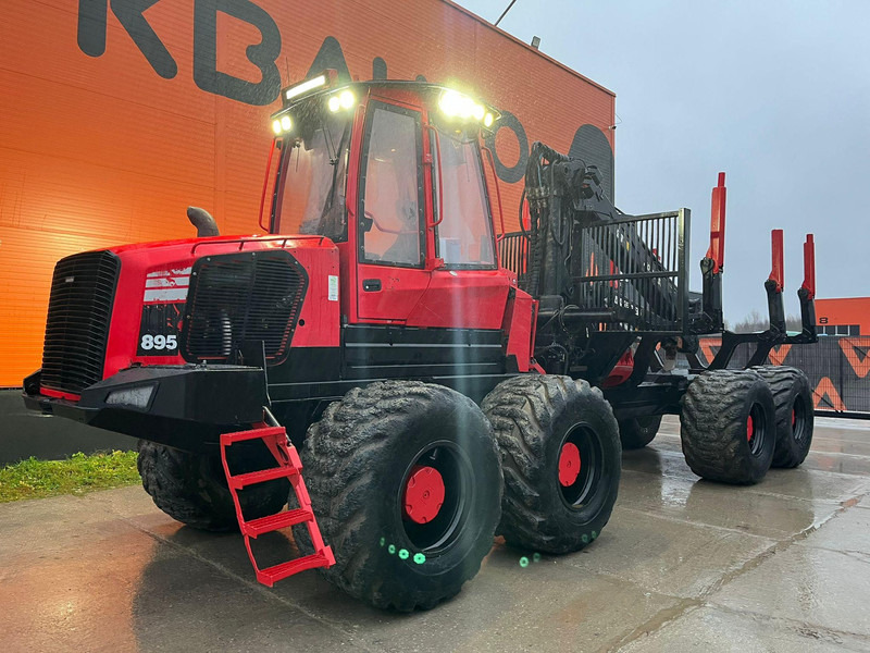 Komatsu 895 8x8 LOADFLEX / CRANE 165F - Trailer kehutanan: gambar 2 Komatsu 895 8x8 LOADFLEX / CRANE 165F - Trailer kehutanan: gambar 2