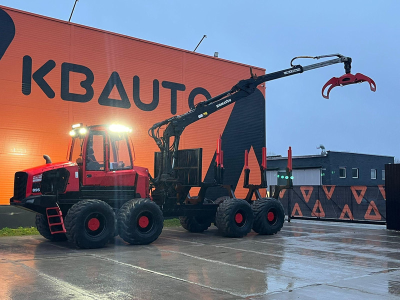 Komatsu 895 8x8 LOADFLEX / CRANE 165F - Trailer kehutanan: gambar 1 Komatsu 895 8x8 LOADFLEX / CRANE 165F - Trailer kehutanan: gambar 1