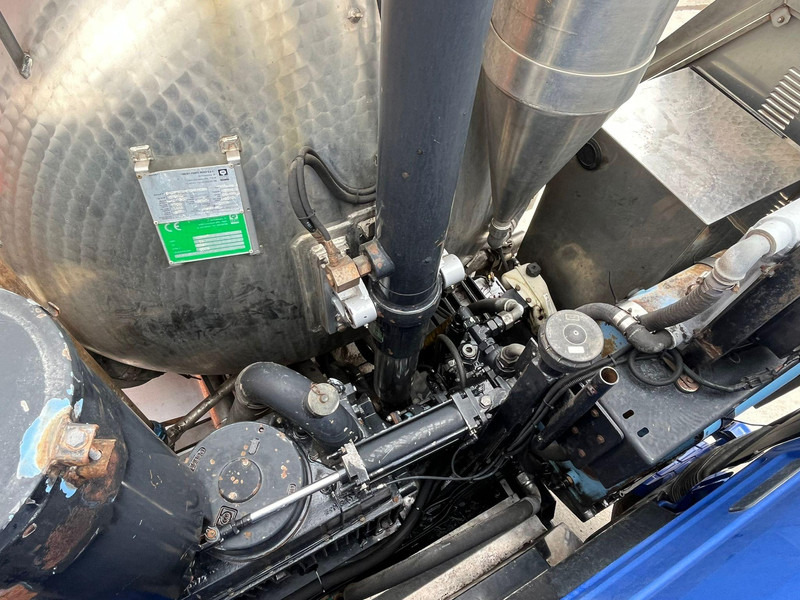 Leasing MAN TGA 26.430 6x2*4 TANK 13700 l / VACUUM MORO PM200R - 2283 hours / PRESSURE Pratissoli KF38 - 40 l/min - 150 bar MAN TGA 26.430 6x2*4 TANK 13700 l / VACUUM MORO PM200R - 2283 hours / PRESSURE Pratissoli KF38 - 40 l/min - 150 bar: gambar 11