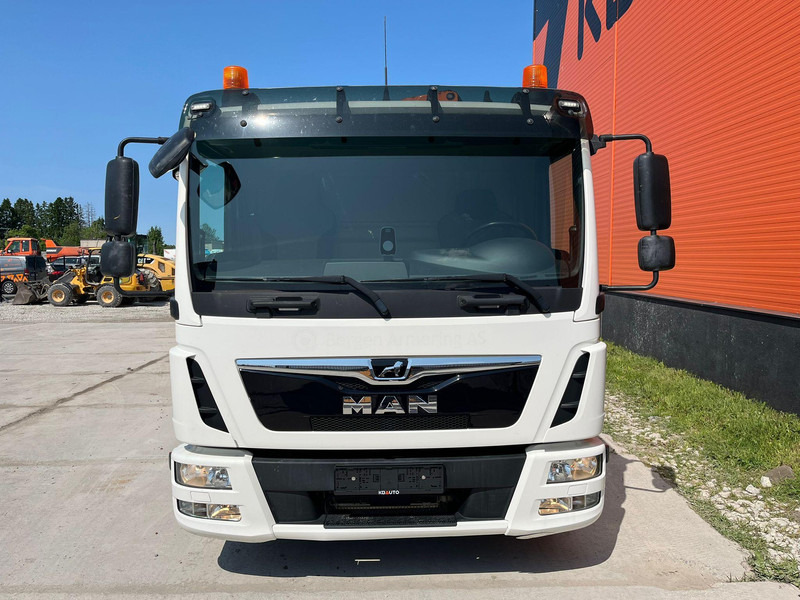 MAN TGL 8.190 4x2 EFFER 80.2/2S / PLATFORM L=5250 mm - Truk flatbed, Truk derek: gambar 3 MAN TGL 8.190 4x2 EFFER 80.2/2S / PLATFORM L=5250 mm - Truk flatbed, Truk derek: gambar 3