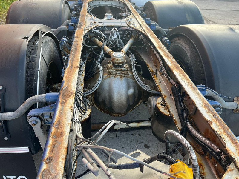 Leasing MAN TGX 33.560 6x4 CHASSIS L=6907 mm MAN TGX 33.560 6x4 CHASSIS L=6907 mm: gambar 13 Leasing MAN TGX 33.560 6x4 CHASSIS L=6907 mm MAN TGX 33.560 6x4 CHASSIS L=6907 mm: gambar 13