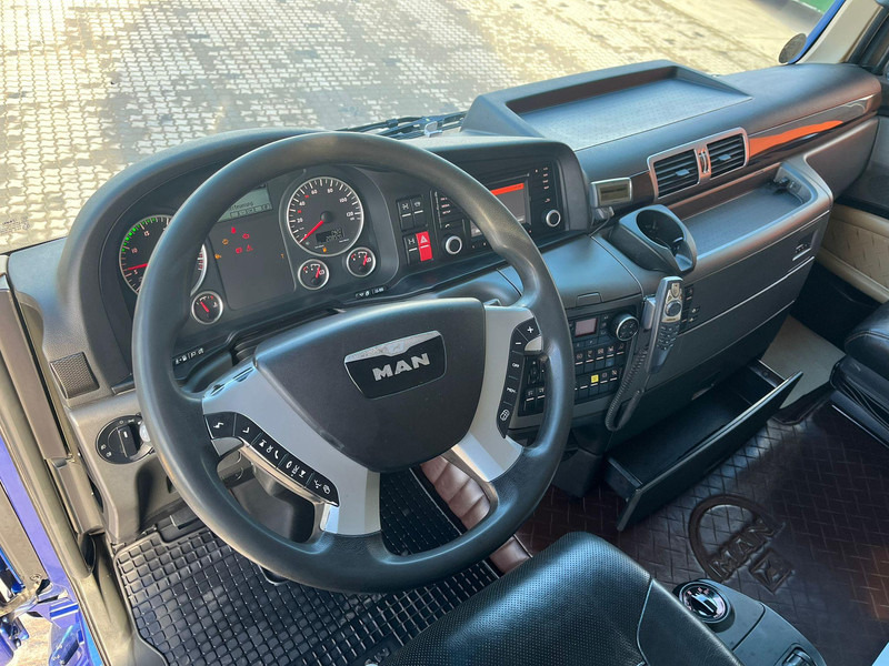 Leasing MAN TGX 33.560 6x4 CHASSIS L=6907 mm MAN TGX 33.560 6x4 CHASSIS L=6907 mm: gambar 15 Leasing MAN TGX 33.560 6x4 CHASSIS L=6907 mm MAN TGX 33.560 6x4 CHASSIS L=6907 mm: gambar 15