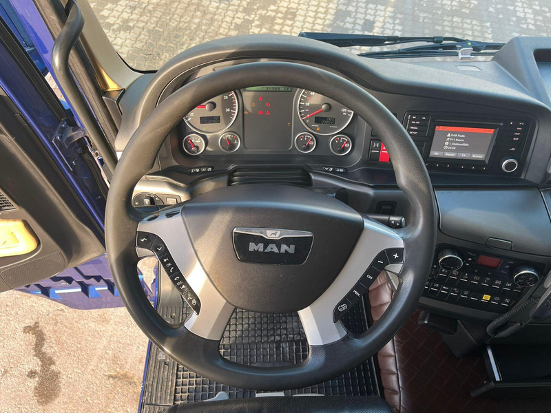 Leasing MAN TGX 33.560 6x4 CHASSIS L=6907 mm MAN TGX 33.560 6x4 CHASSIS L=6907 mm: gambar 16 Leasing MAN TGX 33.560 6x4 CHASSIS L=6907 mm MAN TGX 33.560 6x4 CHASSIS L=6907 mm: gambar 16