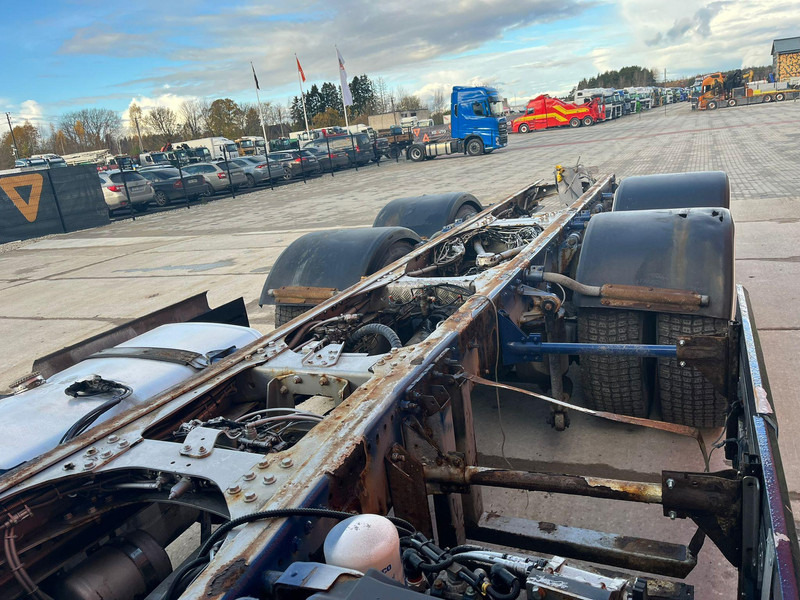 Leasing MAN TGX 33.560 6x4 CHASSIS L=6907 mm MAN TGX 33.560 6x4 CHASSIS L=6907 mm: gambar 10 Leasing MAN TGX 33.560 6x4 CHASSIS L=6907 mm MAN TGX 33.560 6x4 CHASSIS L=6907 mm: gambar 10