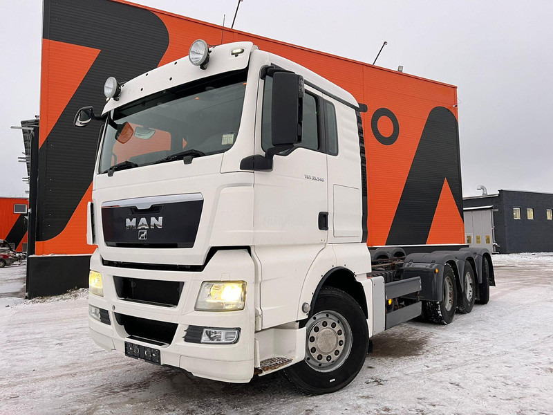 MAN TGX 35.540 8x4*4 9 TON FRONT AXLE / HYDRAULICS / PTO / INTARDER / CHASSIS L=6850 mm - Truk sasis: gambar 2 MAN TGX 35.540 8x4*4 9 TON FRONT AXLE / HYDRAULICS / PTO / INTARDER / CHASSIS L=6850 mm - Truk sasis: gambar 2