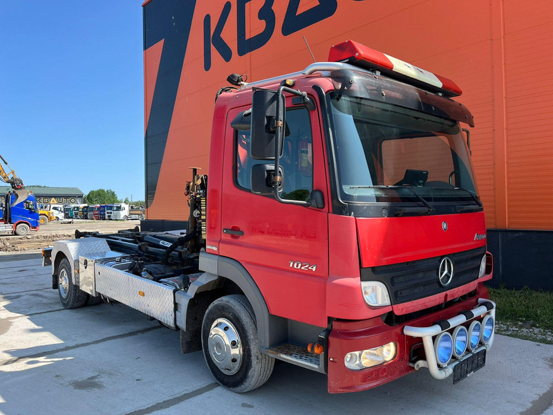 Mercedes-Benz Atego 1024 4x2 PK4100 + WINCH / HOOK LIFT L=3900 mm - Hook lift, Truk derek: gambar 4 Mercedes-Benz Atego 1024 4x2 PK4100 + WINCH / HOOK LIFT L=3900 mm - Hook lift, Truk derek: gambar 4