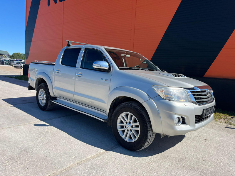 Toyota Hilux 4x4 - Mobil: gambar 4 Toyota Hilux 4x4 - Mobil: gambar 4