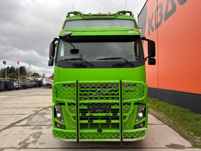 Volvo FH 16 600 6x2 GLOBE XXL ! / HYDRAULICS / RETARDER / DOUBLE BOGIE - Tractor head: gambar 3 Volvo FH 16 600 6x2 GLOBE XXL ! / HYDRAULICS / RETARDER / DOUBLE BOGIE - Tractor head: gambar 3
