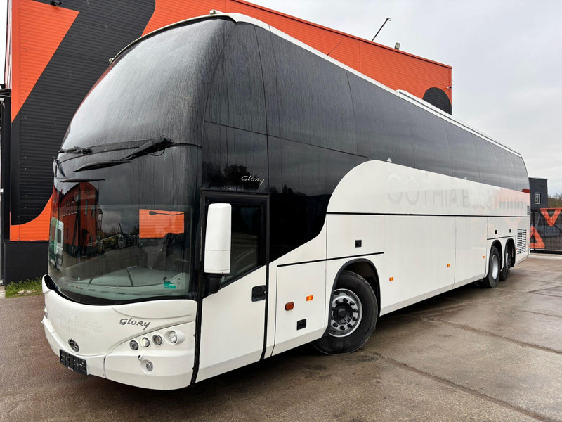 Volvo B12B Beulas Glory 6x2*4 61 SEATS / AC / AUXILIARY HEATING / WC - Bus pariwisata: gambar 3 Volvo B12B Beulas Glory 6x2*4 61 SEATS / AC / AUXILIARY HEATING / WC - Bus pariwisata: gambar 3