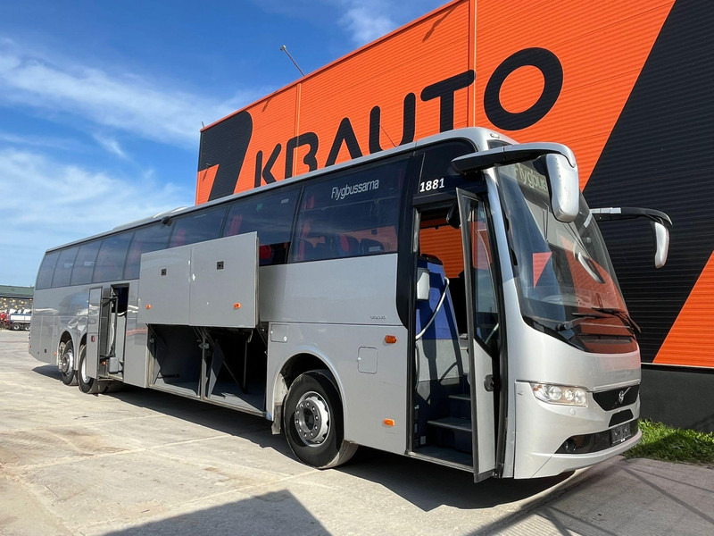 Volvo B8R 9700 H 6x2*4 61+1 SEATS / AC / AUXILIARY HEATER / WC - Bus pariwisata: gambar 1 Volvo B8R 9700 H 6x2*4 61+1 SEATS / AC / AUXILIARY HEATER / WC - Bus pariwisata: gambar 1