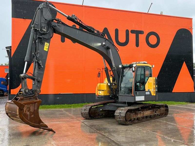 Volvo ECR 235 E CENTRAL LUBRICATION / AC - Ekskavator perayap: gambar 1 Volvo ECR 235 E CENTRAL LUBRICATION / AC - Ekskavator perayap: gambar 1