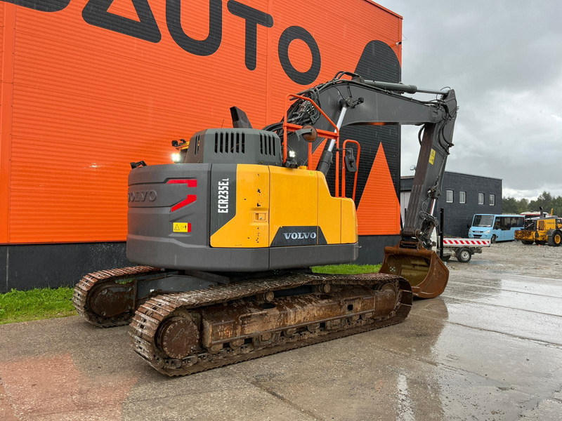 Volvo ECR 235 E CENTRAL LUBRICATION / AC - Ekskavator perayap: gambar 5 Volvo ECR 235 E CENTRAL LUBRICATION / AC - Ekskavator perayap: gambar 5