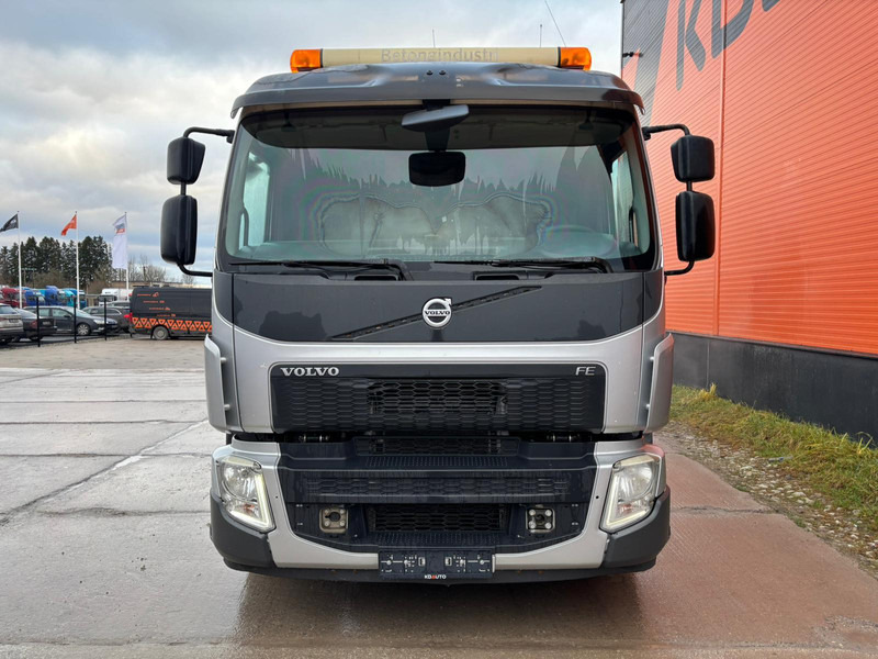 Volvo FE 320 6x2*4 IMER 7 m3 - Truk pengaduk beton: gambar 3 Volvo FE 320 6x2*4 IMER 7 m3 - Truk pengaduk beton: gambar 3