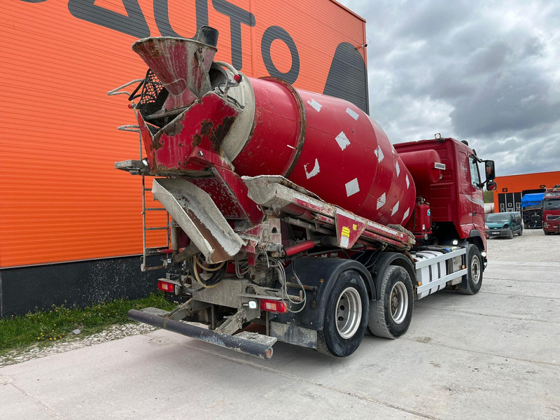 Volvo FH 500 6x2 LIEBHERR 7 m3 / CHUTE 9 m / RETARDER / BIG AXLE - Truk pengaduk beton: gambar 4 Volvo FH 500 6x2 LIEBHERR 7 m3 / CHUTE 9 m / RETARDER / BIG AXLE - Truk pengaduk beton: gambar 4