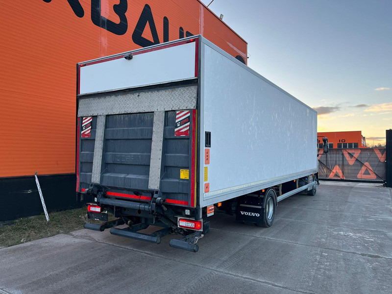 Volvo FL 210 4x2 BOX L=8764 - Truk box: gambar 5 Volvo FL 210 4x2 BOX L=8764 - Truk box: gambar 5