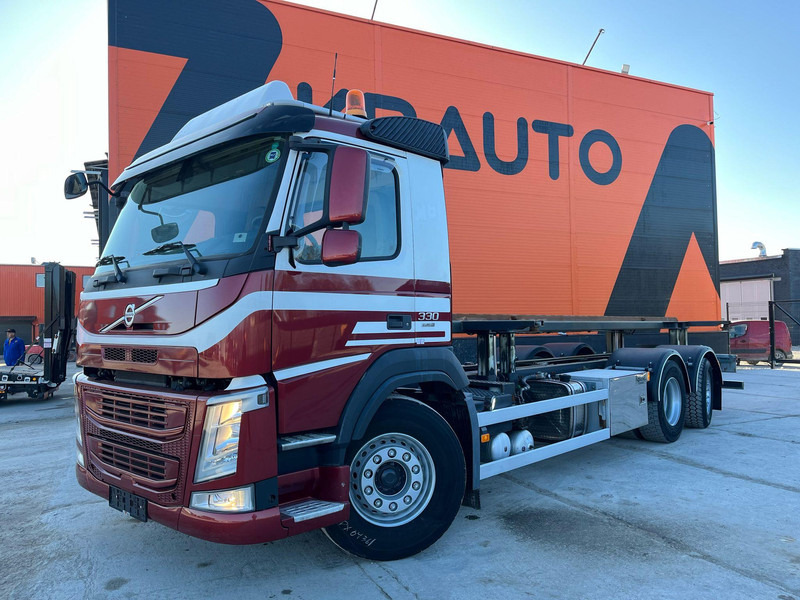 Volvo FM 330 6x2*4 ONLY 57587 km !!! / HYDRAULICS / CHASSIS L=7740 MM - Truk sasis: gambar 2 Volvo FM 330 6x2*4 ONLY 57587 km !!! / HYDRAULICS / CHASSIS L=7740 MM - Truk sasis: gambar 2