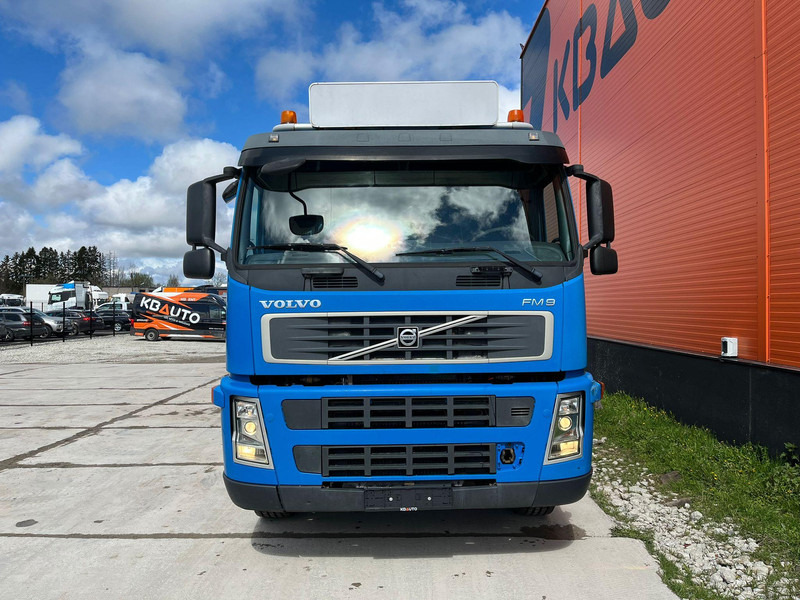 Volvo FM 9 300 6x2*4 HIAB 085D-3 / PLATFORM L=6320 mm - Truk flatbed, Truk derek: gambar 3 Volvo FM 9 300 6x2*4 HIAB 085D-3 / PLATFORM L=6320 mm - Truk flatbed, Truk derek: gambar 3