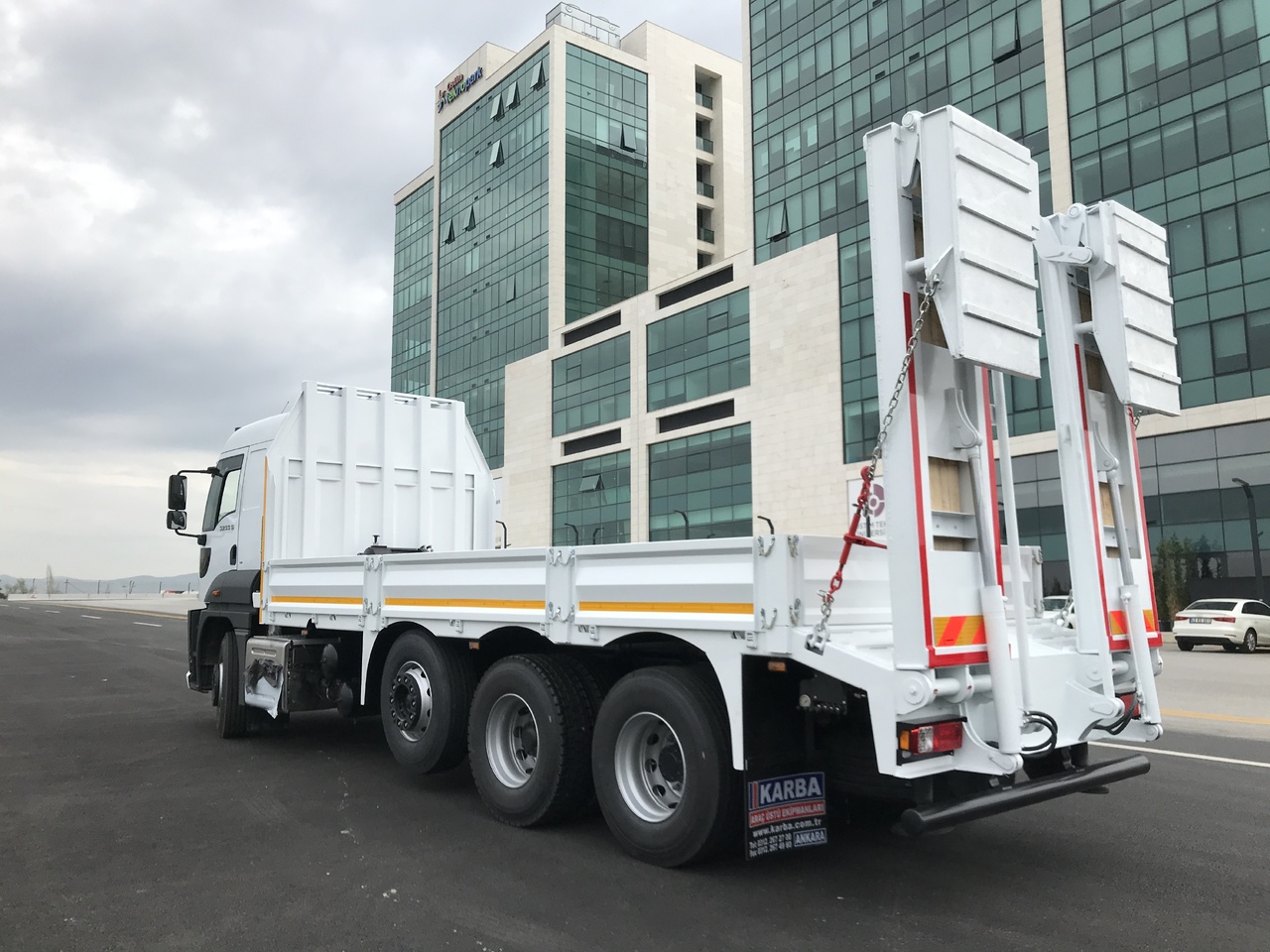 UNSAL IMT - Bodi flatbed: gambar 2 UNSAL IMT - Bodi flatbed: gambar 2