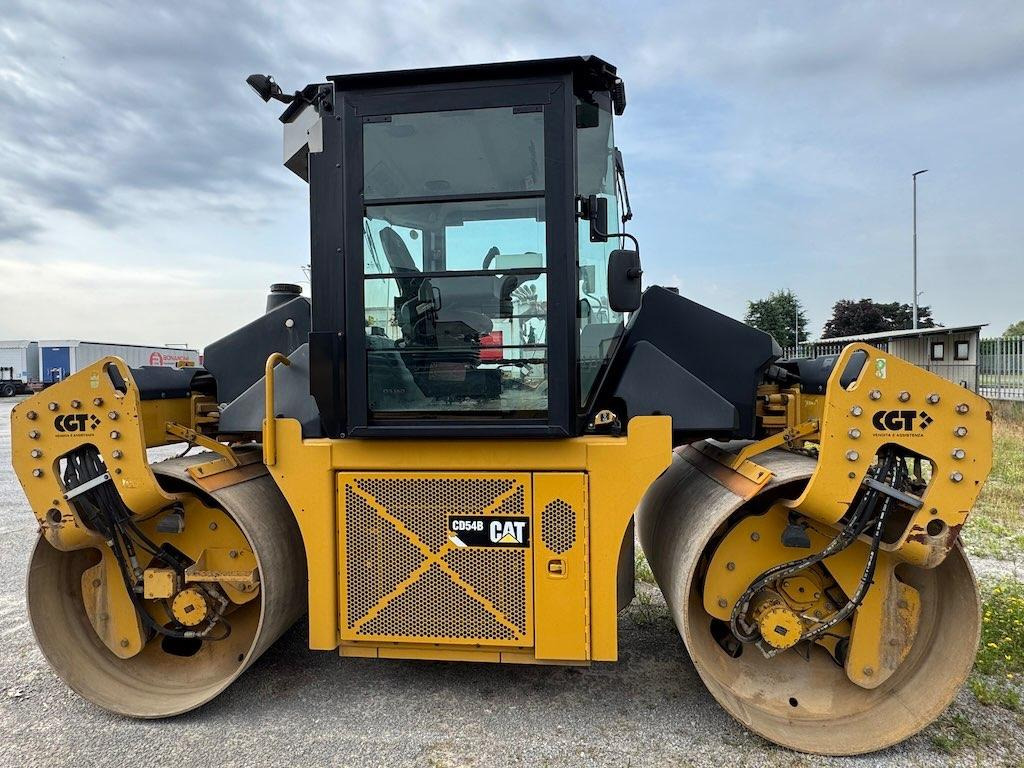 Caterpillar CD54B - Roller jalan: gambar 5 Caterpillar CD54B - Roller jalan: gambar 5
