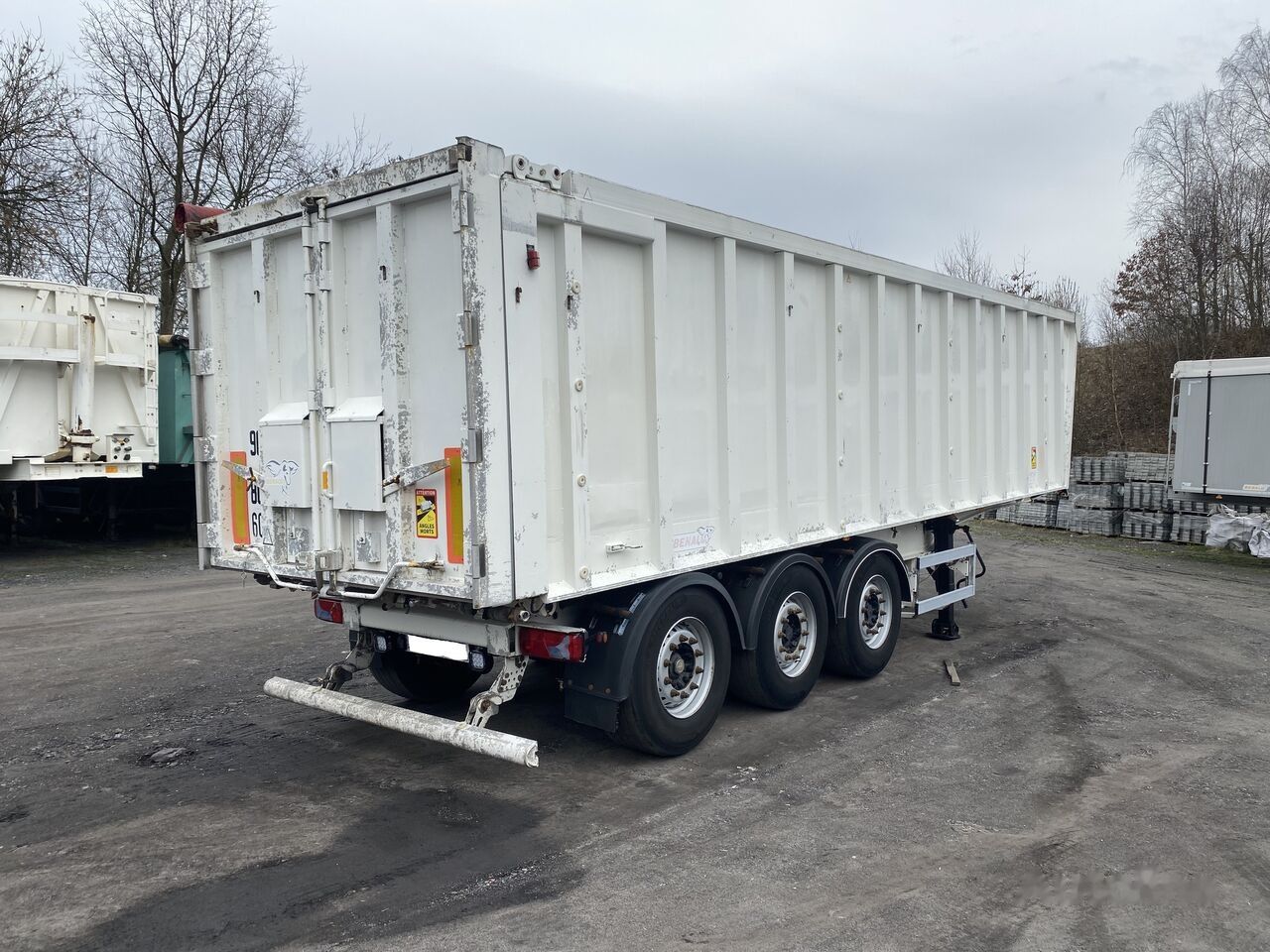 Benalu - Semi-trailer jungkit: gambar 3 Benalu - Semi-trailer jungkit: gambar 3