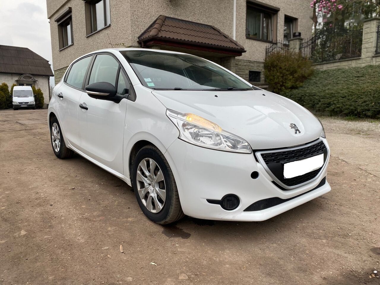 Hatchback Peugeot 208: gambar 7