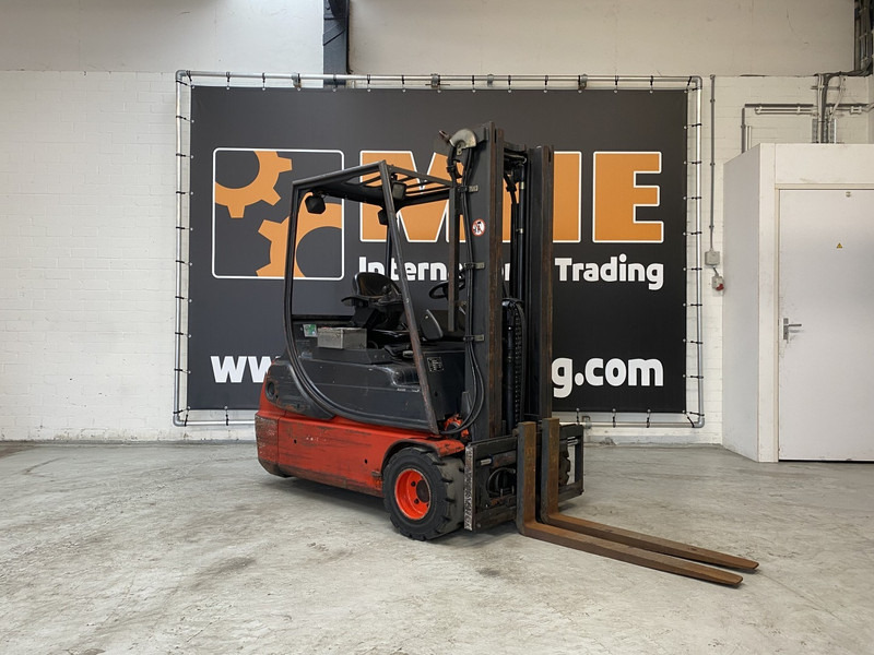 Linde E18C-02 - Forklift listrik: gambar 1 Linde E18C-02 - Forklift listrik: gambar 1